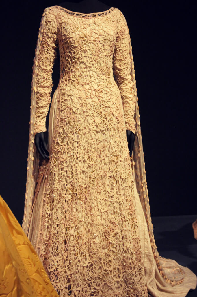 Hollywood Costume Exhibit Phoenix Art Museum Queen Costumes Elizabethean Victorian Era